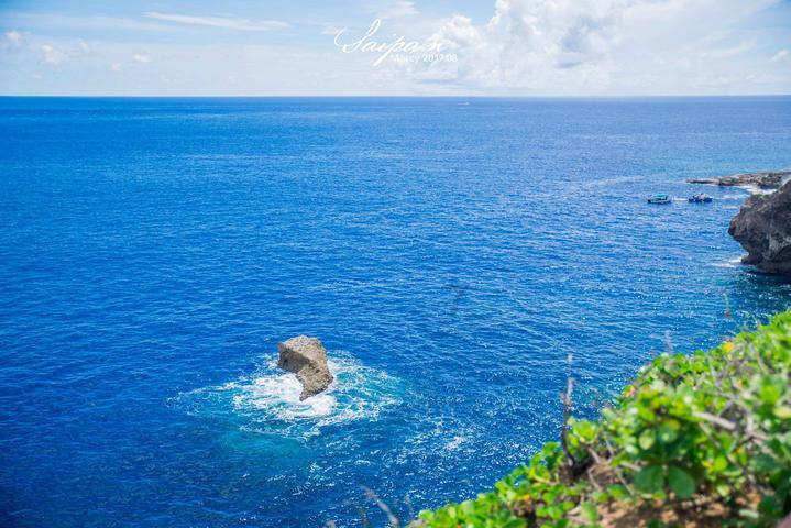邻居装修凿穿屋顶,居民举报置若罔闻,该事件仍在解决中